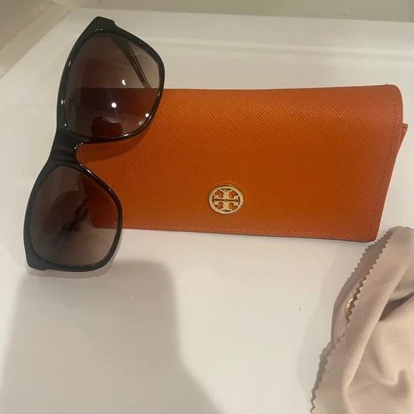 Tory Burch Black Sunglasses with Orange Case - Picture 6 of 6